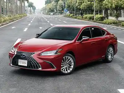 Xe 13 lexus-es-300h-2548317j33132x16