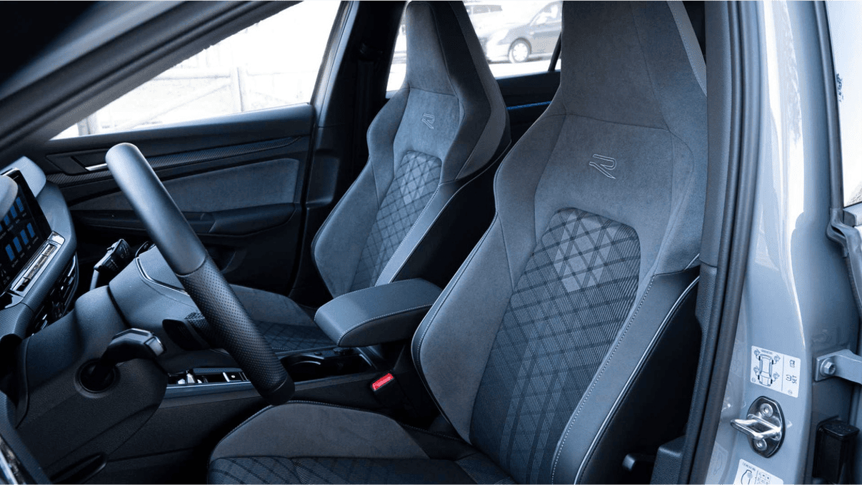 Volkswagen Golf 2025 | Hình ảnh chi tiết, Thông số kỹ thuật và Giá bán mới nhất