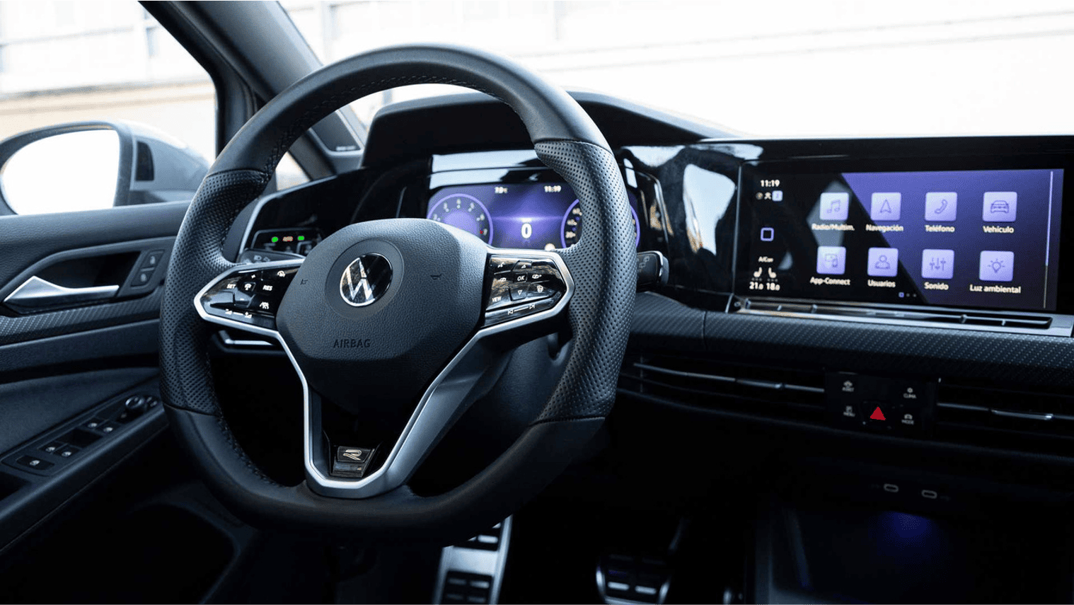 Volkswagen Golf 2025 | Hình ảnh chi tiết, Thông số kỹ thuật và Giá bán mới nhất