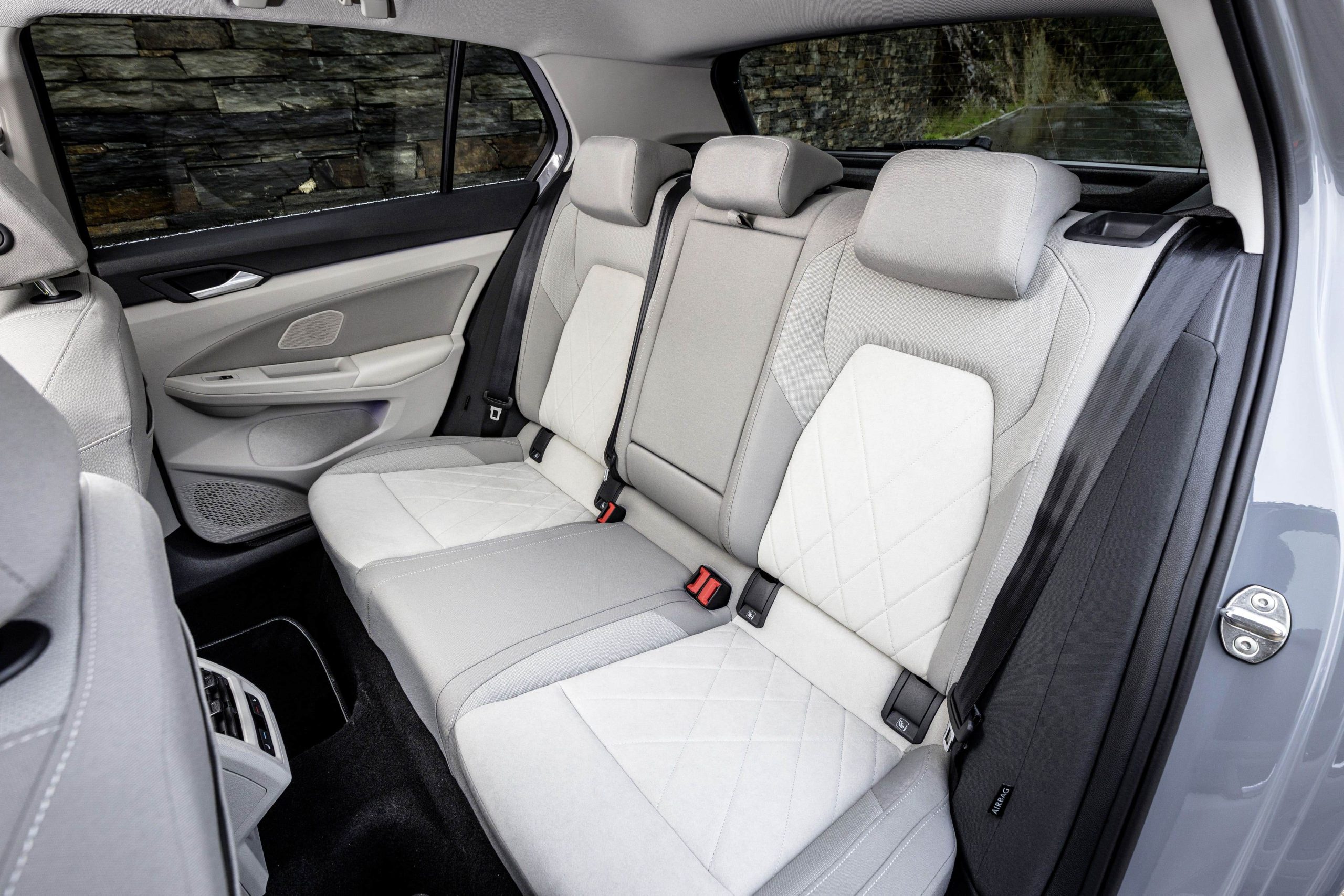 Volkswagen Golf 2025 | Hình ảnh chi tiết, Thông số kỹ thuật và Giá bán mới nhất